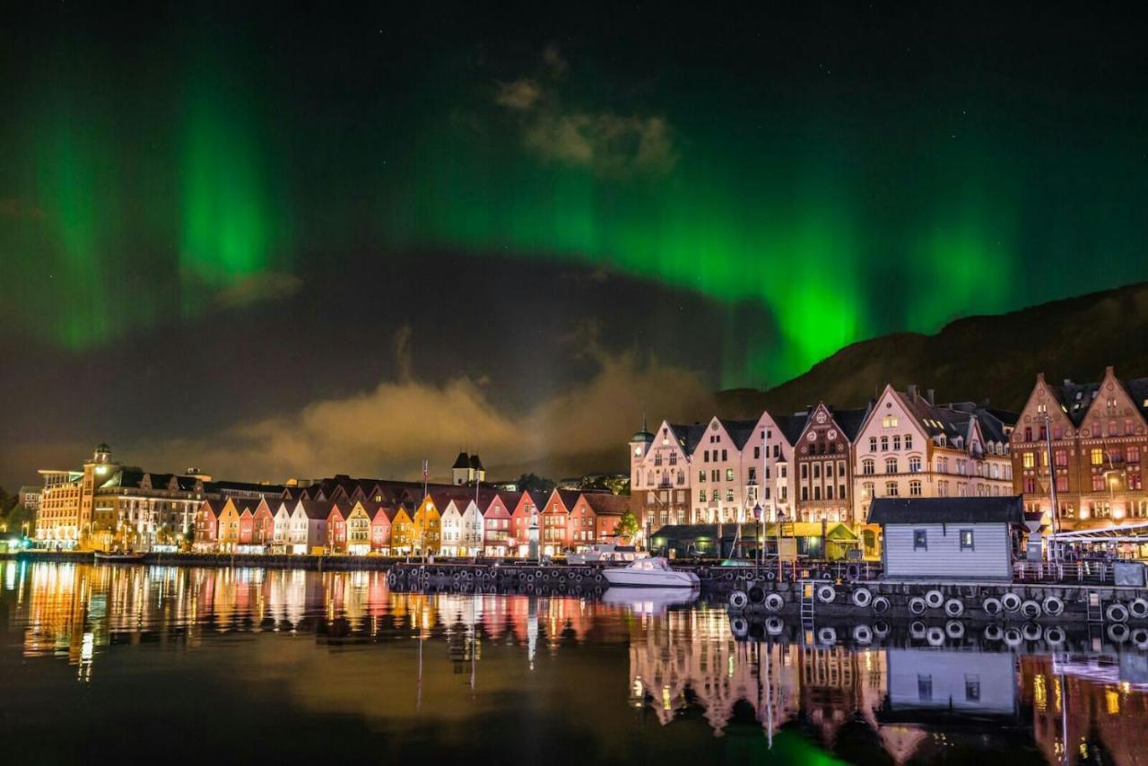 Family Friendly Apartment By The Park In The Very Center Of Ålesund Buitenkant foto