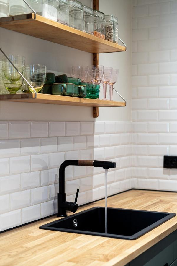Family Friendly Apartment By The Park In The Very Center Of Ålesund Buitenkant foto